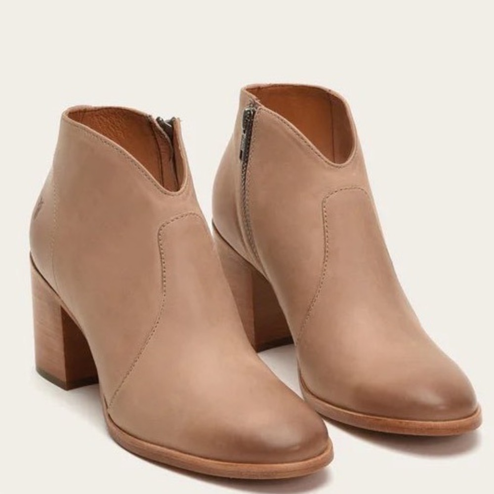 Frye Nora Genuine Butter Soft Leather Zip Up Chunky Ankle‎ Boot Size 7
